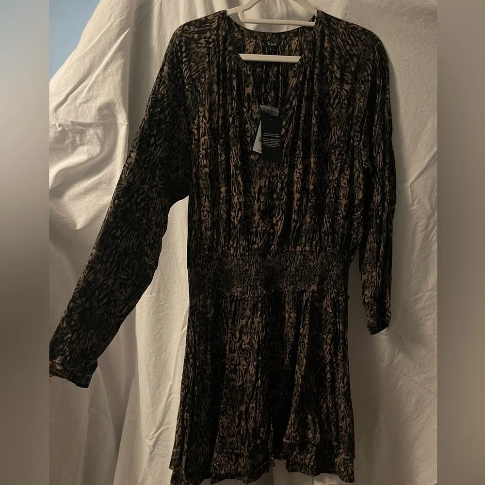 Rails Jasmine Olive Abstract print mini-dress smocked waist size Large NWT - Picture 10 of 13